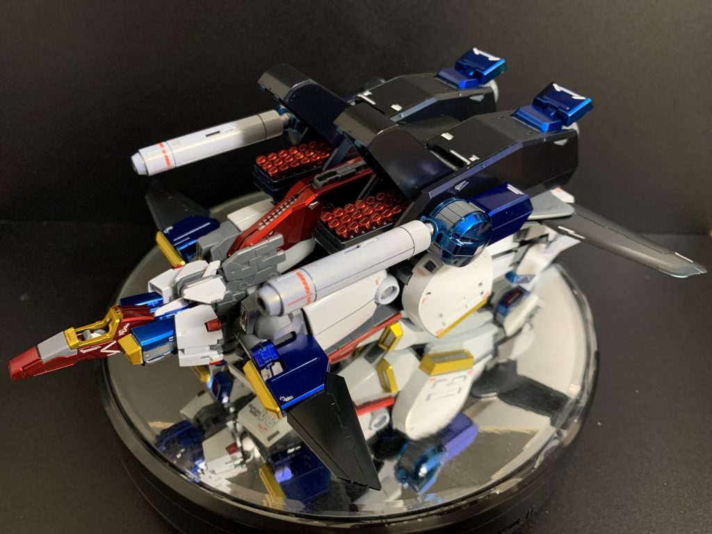 ラッカー塗料ってすごい。爪で引っ掻いても全然大丈夫。クサイだけある。(違透明感、質感、塗りやすさ、おっさんの初めての塗装において満足するのには十分な結果をもたらしてくれた。(他の塗料は試したことないけどDIY塗装ブースの換気能力は私の技術と同じであまりに低く、お似合いと言われれば返す言葉はございませぬが、吹き戻しにより寝室に舞い上がった塗料はきっと壁や床に舞い落ちていることでしょう。(それは格調高くはなりませんどんなに妻にクサイといわれようが、いったん了承をいただいたおっさんは「塗料なんてこんなもんだよ」ということにしてにおいの少ない他の塗料を使わないようにしよう。と思いました。