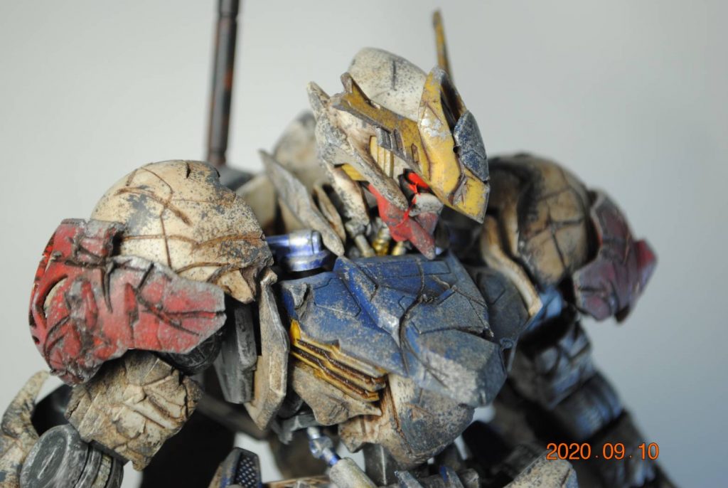 目は拘って塗料を垂らして血の涙のようにしてみました！