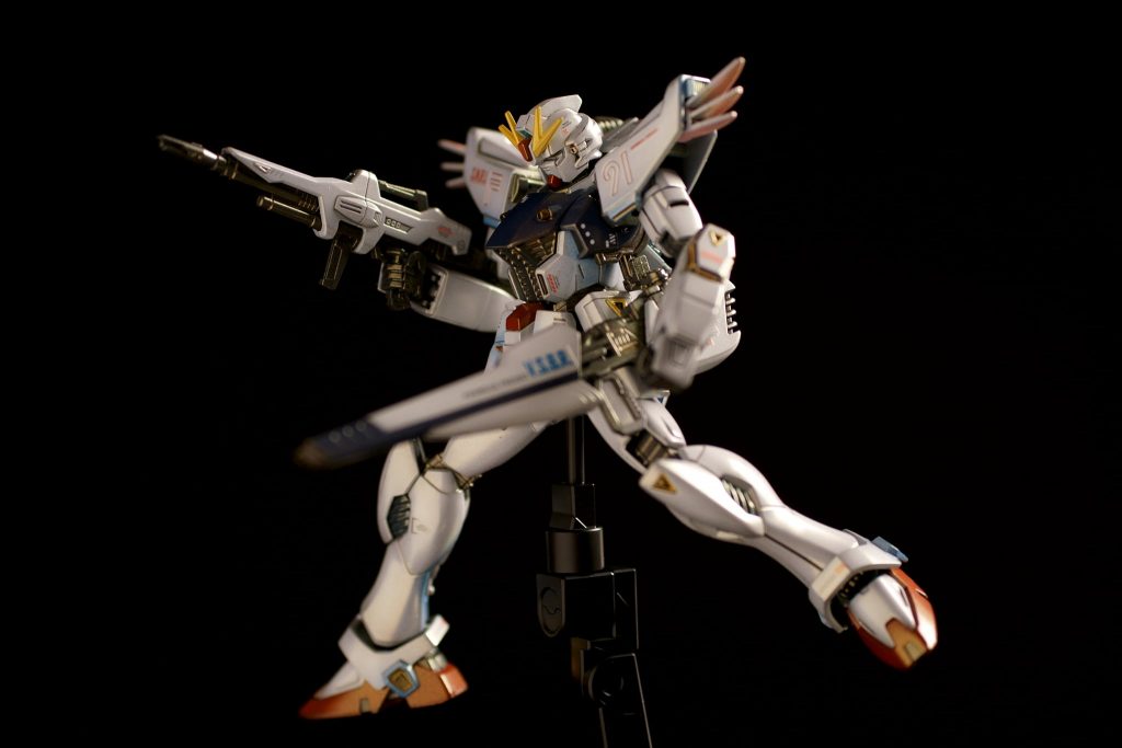 ヴェスバーもですが、サナリーもデカールは自作です。白い部位にはるデカールなので、難易度は低いです。