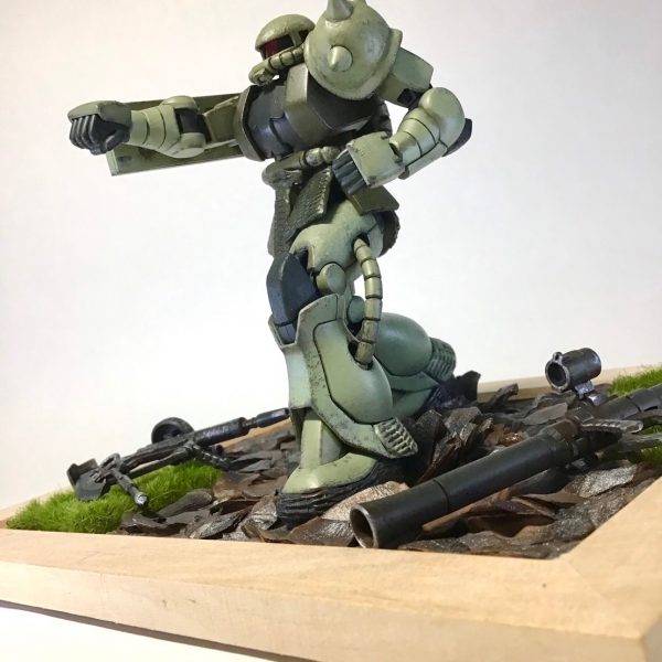 その時ザクの拳は、何かを置き去りにした