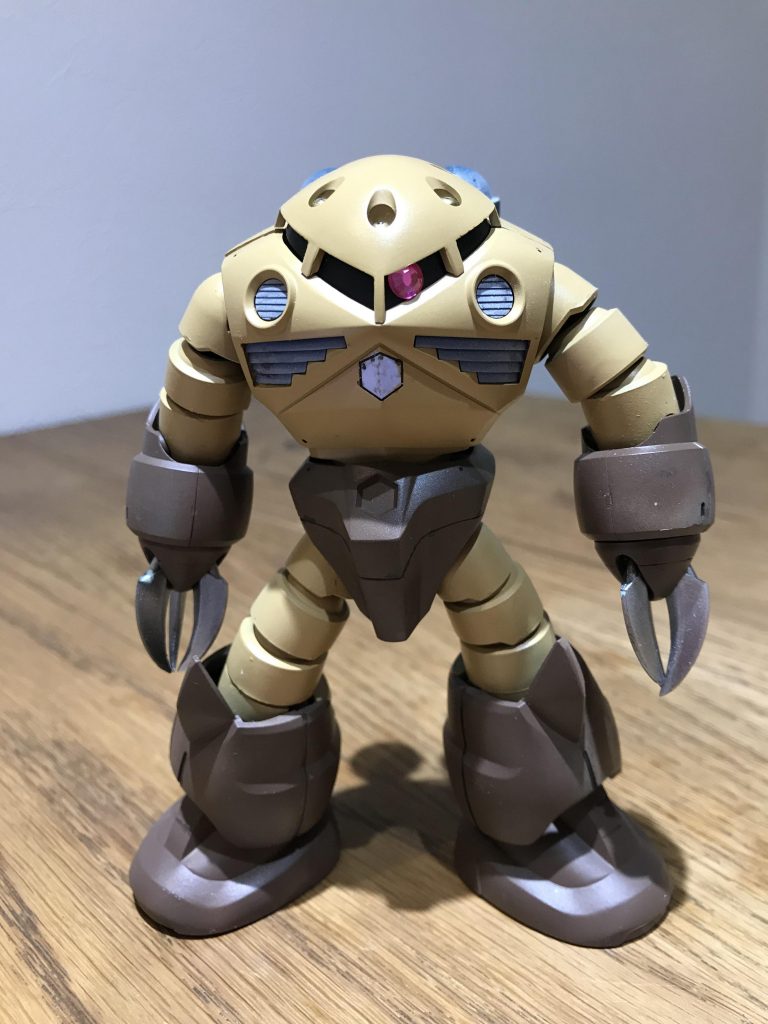 前回はブレイズガンダムをたくさんご覧いただき、またたくさんのイイネをくださり本当にありがとうございました。本当に励みになりました。今回は自分が作っている砂漠戦仕様のチーム「デザート ジャックス」の一員、ズゴック砂漠戦仕様を紹介させてください。
