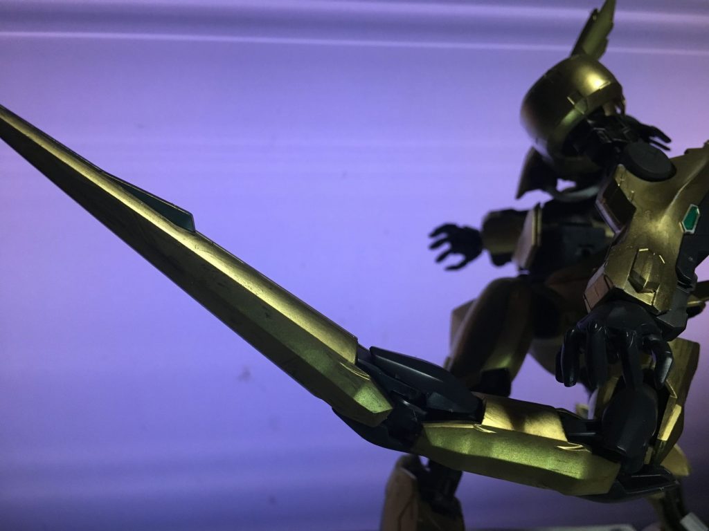 テールスピナー。突き刺すだけでなく尻尾全体で薙ぎ払うこともする。