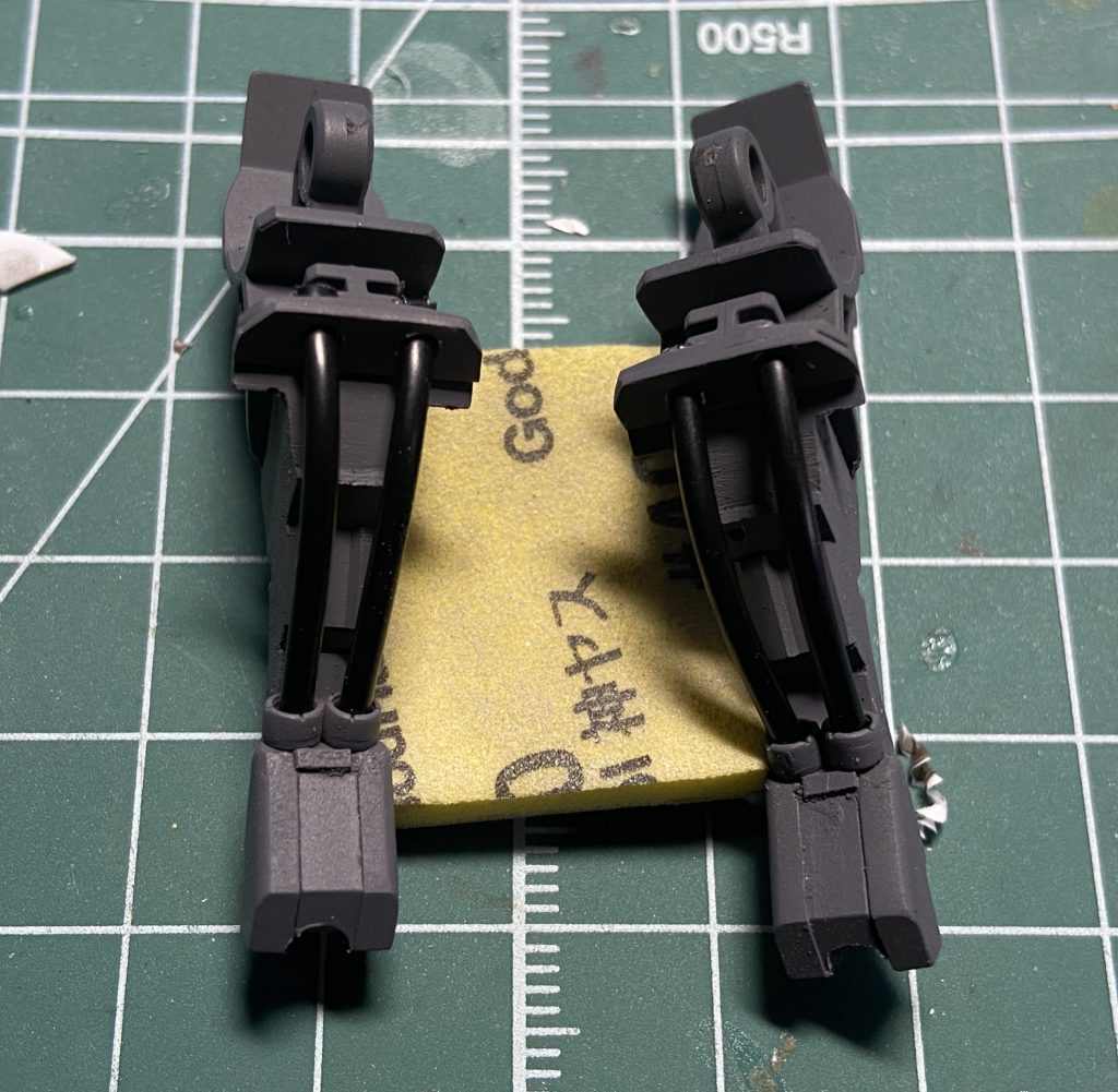 背中、スネ後部はパイピングしました。