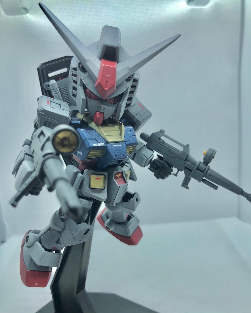 ヘッドはクマドリを1mmプラ棒で太くし、角度を調整。角度を調整により空いた首後ろは延長しました。アンテナも鋭く加工しています。