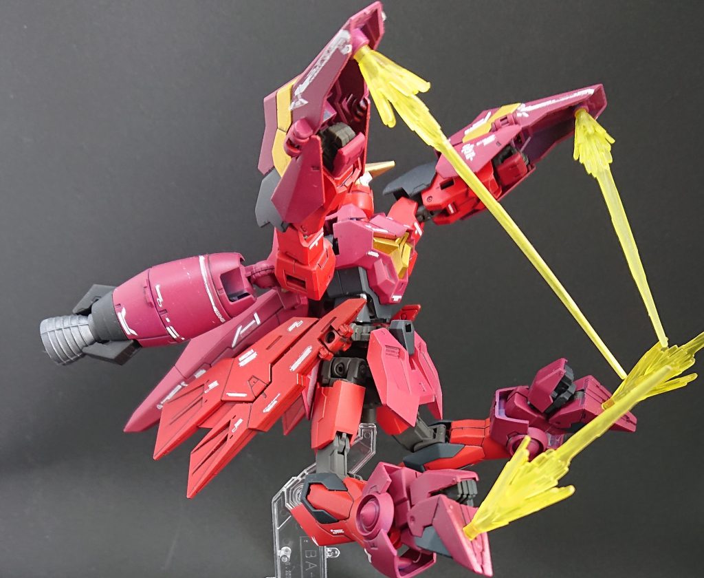 ファンネルモードもとい強襲形態。後ろから見ては行けません。