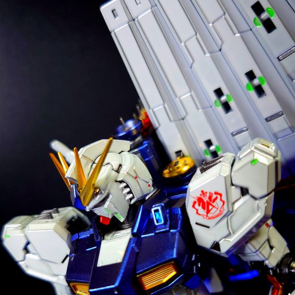 RG vGUNDAM［TITANIUM FINISH］