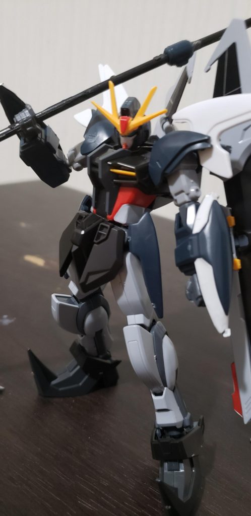 最後は敵側のベリーが乗るベリーリーパー!ストライクノワールをベースにデスサイズヘル(EW)を組み合わせた改機です。この鎌は自作でかなり気に入ってるんですよ😃この子はハロウィンに間に合わせようとして見た目だけ完成した子なんですよ😖今年のハロウィンにまた投稿しまーす😅