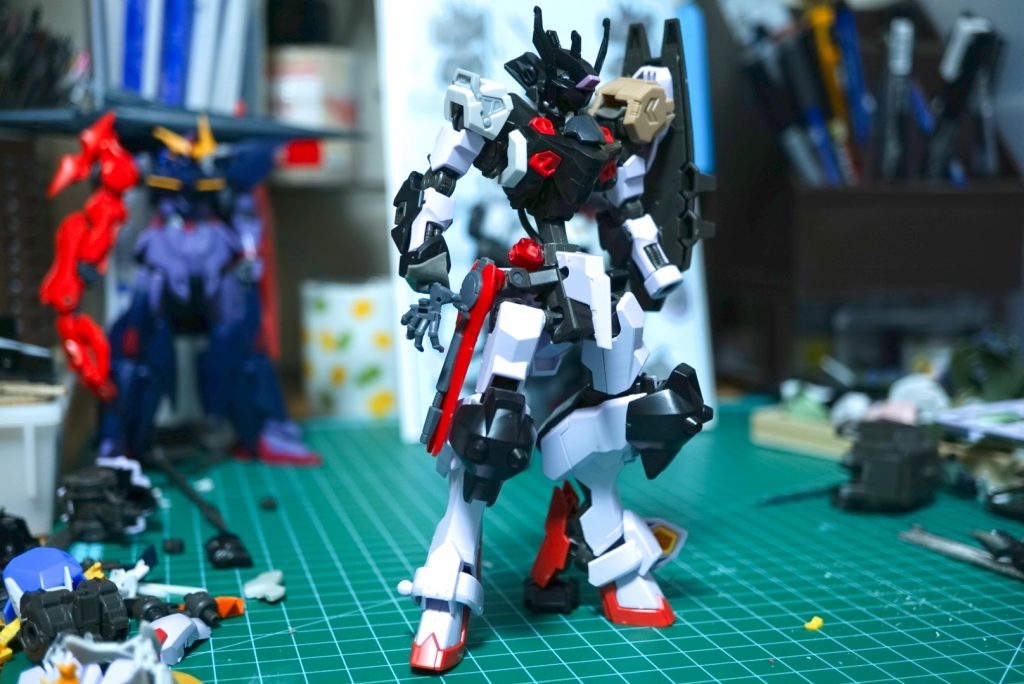 いつもなら制作中の写真残してるのに今回は何故かあまりなかった…端白星がかなり好みのデザインだったので組んですぐミキシングに使いました。ウヴァルはラクダの姿の悪魔と言う事もあり、端白星の短いスリッパが蹄のある足っぽく感じたのでそのまま使用