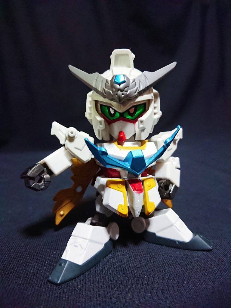 轟の最後の皇族の1人で、孫堅の一族とは血縁となる。六兄弟の四男で最も武勇に優れた将で、旧式武器ではあるが新たに研ぎ出された牙王剣を振るう。親友の張悌と沈瑩と共に真へ決戦を挑んだ。そして3人にはある秘密があるようだ…