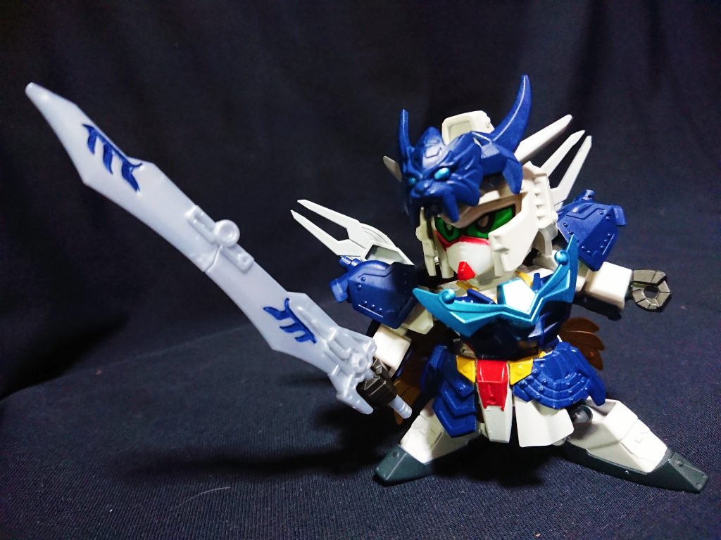 まずコアガンダムIIの3つのアーマーというのもわけがあり、孫震は6人兄弟の四男です。他の5人の兄弟はコアガンダムを演者にアースリィ、マーズフォー、ヴィートルー、メルクワン、ジュピターヴの鎧を設定し、前線で戦った孫震はコアガンダムIIということで3つの鎧を与えました。