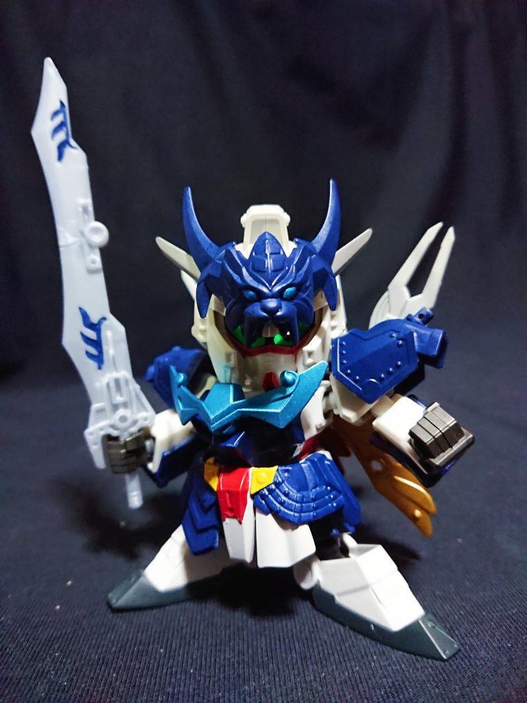 孫震コアガンダム 天の鎧プラネッツシステムを模した鎧換装です。天 地 人 の3つの鎧があり、天の鎧はユーラヴェン、地の鎧はサタニクス、人の鎧はネプテイトをイメージしています。地と人は修復中ということで今回は天の鎧を。