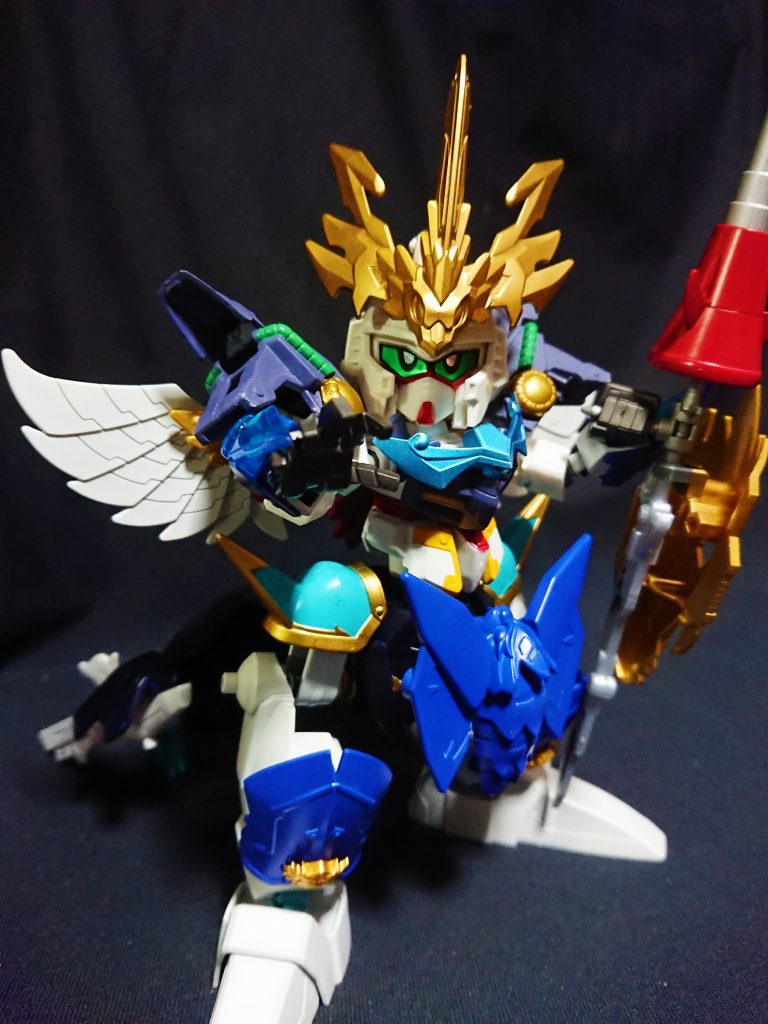 孫震コアガンダムを中心に、沈瑩イージスナイト、張悌ウォドムポッド、戦馬ヴァルキランダーがリライジング 轟(ゴー)の合図により鎧が合身した姿。長江にて真へ最後の決戦を挑んだ…