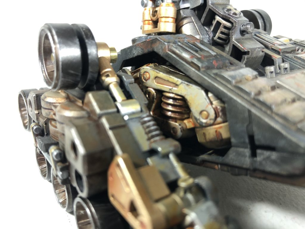 足回りはとにかく油汚れと思い汚しまくりです