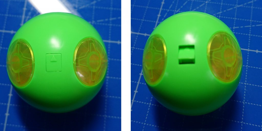 台座の支柱を差す穴を塞ぐパーツがありますが、簡単に外せます。