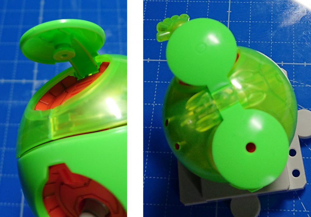 腕の基部の蓋についてるピンを外すと3mm経(かな?)の穴ができるので、ここにも何か取り付ける事ができそうです。