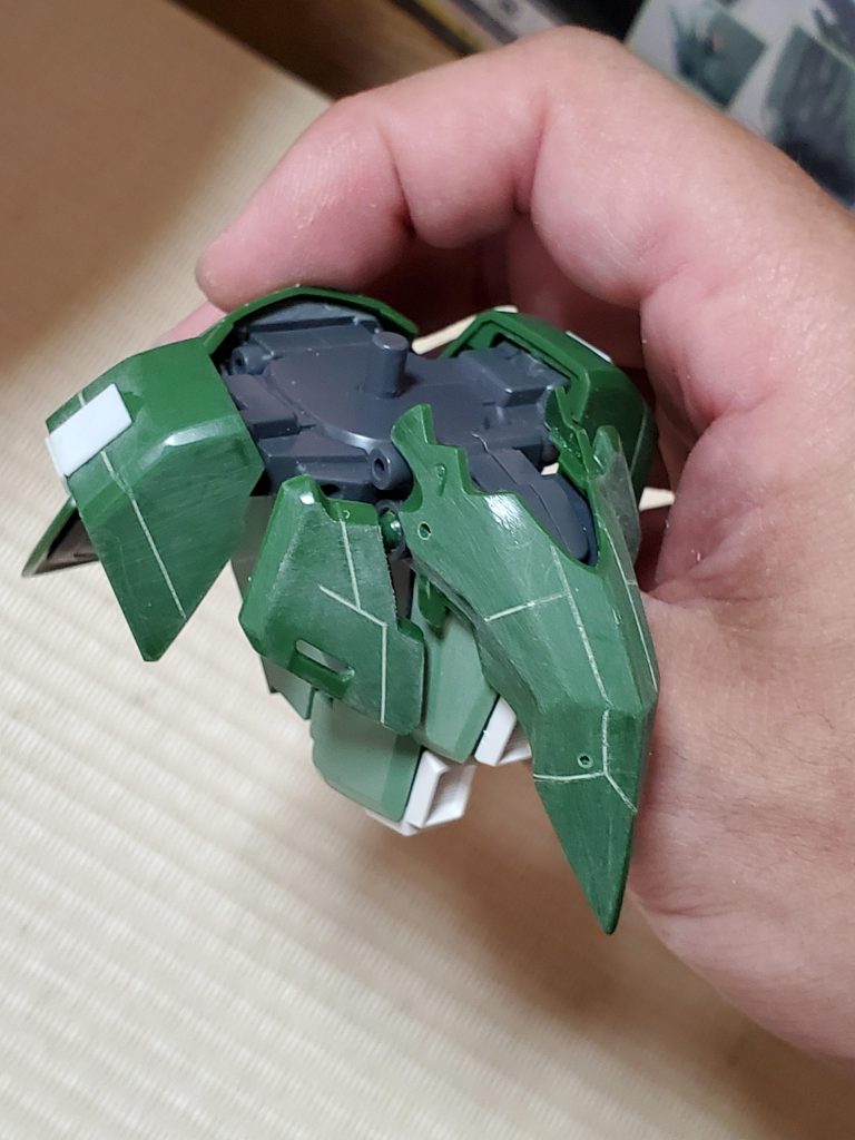 筋彫りとプラ板工作