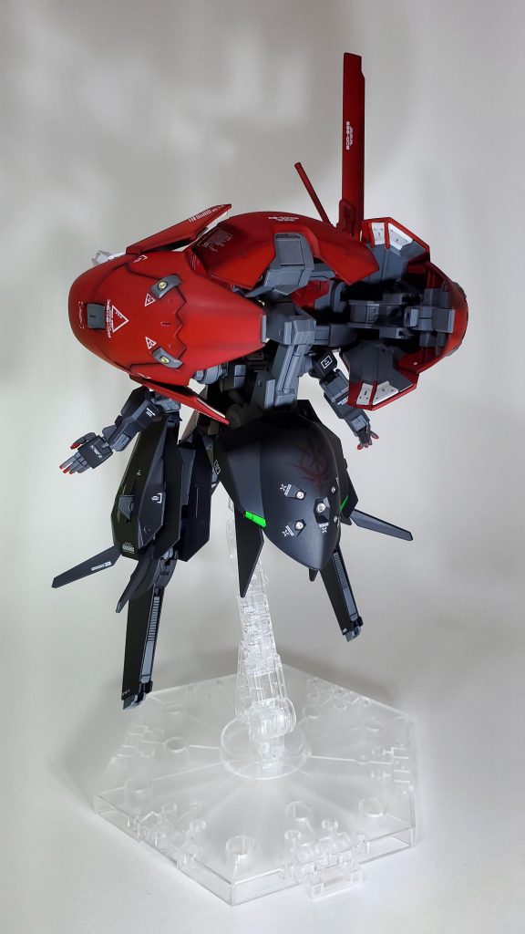 続いて、中間形態です。この形態はほぼ差し替えなしで再現でき大腿部側面のフィンのみ差し替えで再現します。個人的にはこの形態が1番好きです。