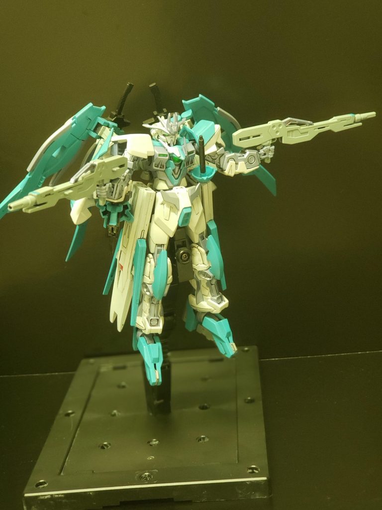 メイン武装のツインバスターライフルです。ローリングバスターライフルのポージングをイメージしました！