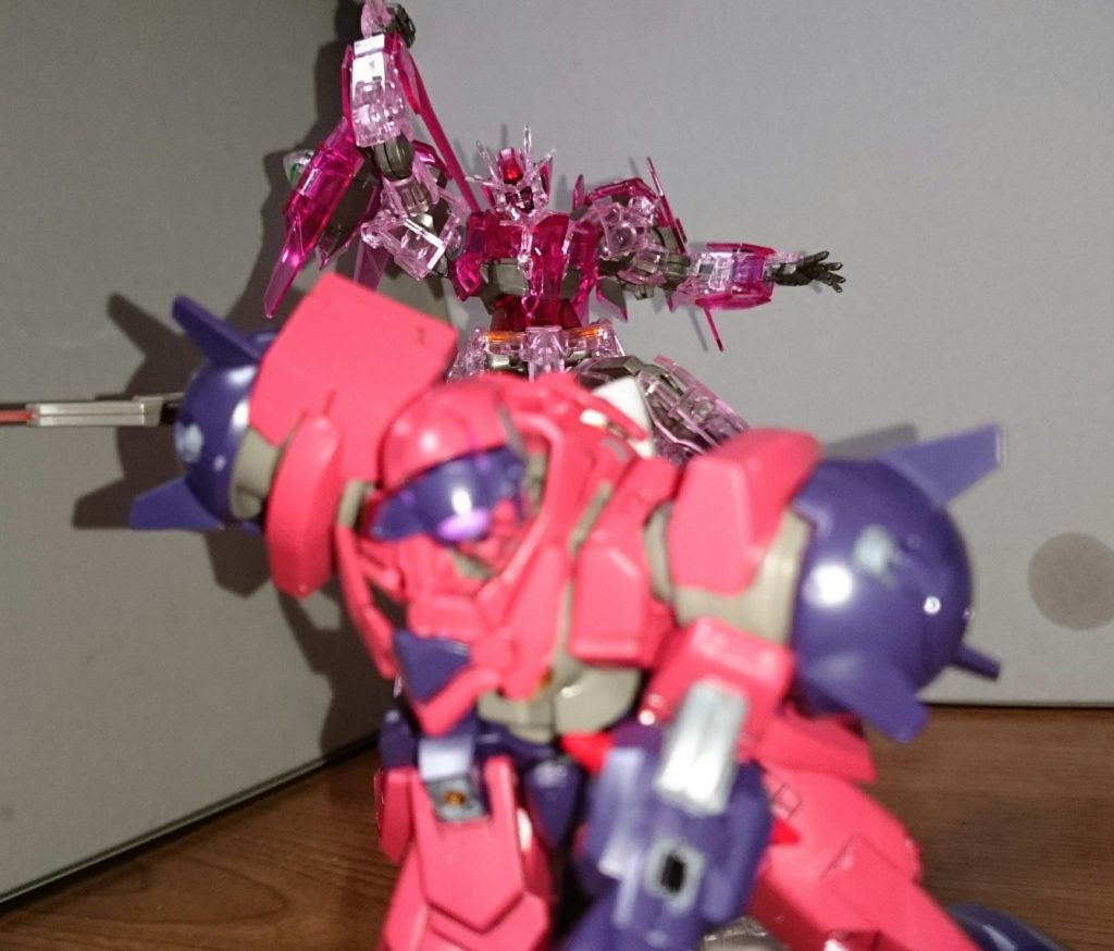 「何っ!?」GNソードIIを囮に背後へと回る!