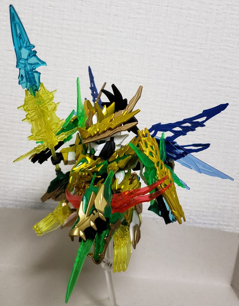 右手が黄忠、趙雲、馬超左手が関羽、張飛、龍賢劉備の各部パーツからの合体武器。