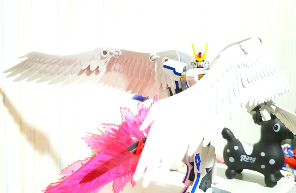 まずは主人公のシナモロールが乗るシナモゲイザー!スターケイザーにハイスカイウィングスを取り付けてラインを青に変えた改造機です。いま思えばこの時は反発が多そうで相当ビビリながら作ってました😅(まぁそんなに注目されないからそんなこと考えんで良いけど、)