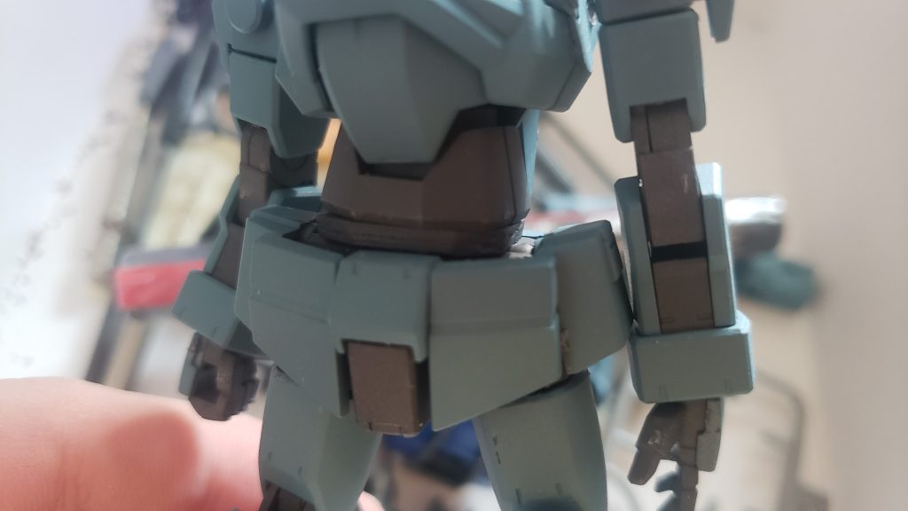 次に胸部を弄りやすくするために腰を2cm延長。パーツ延長をしたことがないので、上手く出来て良かったです。