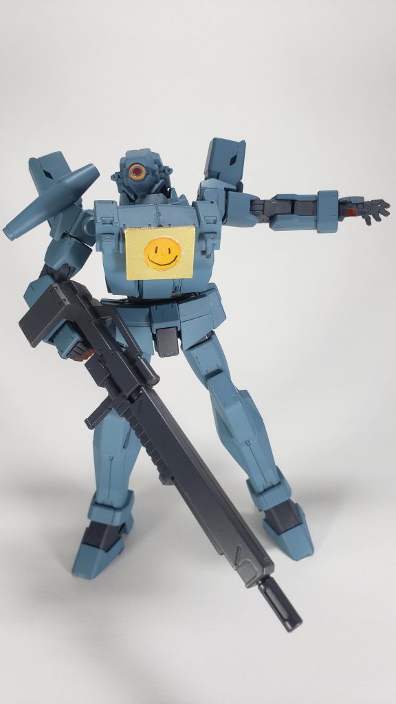 武器は高級プラモと言っていい「リトルアーモリー」の『PS90』や『M249』を使うはずでしたが、サイズのバランス上使うかどうか悩んで使わず、そこら辺にあったグレイズの武器とかを使用。何この武器はロングボウでいいの？wスナイパーライフルということで。