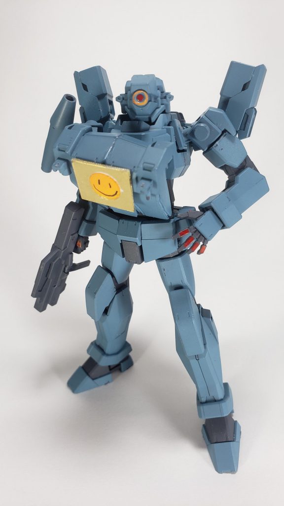 ApexLegendsに登場するSMG『プラウラー』に似ているので、それっぽいポージングが出来て良かったです。プラウラーはよく使います。