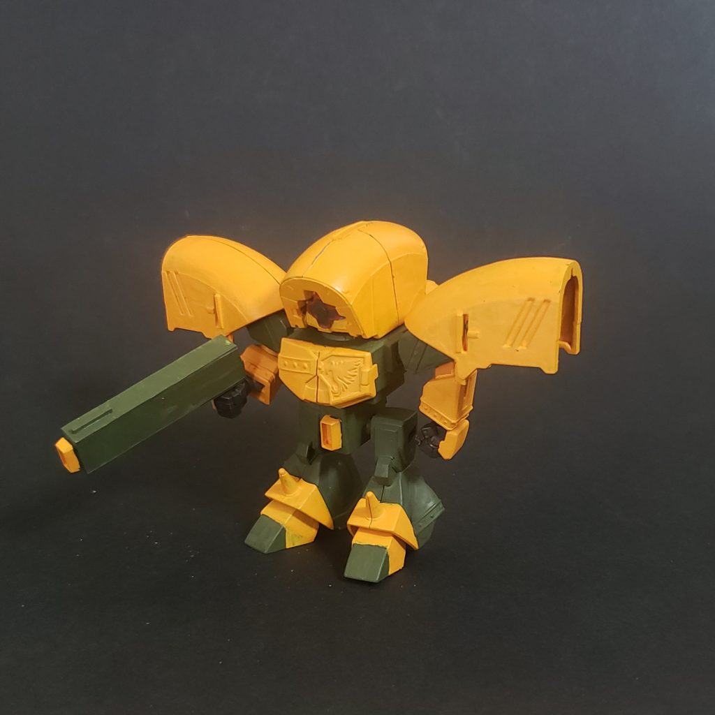 差し替えですが変形します。バランスは悪いですけど。