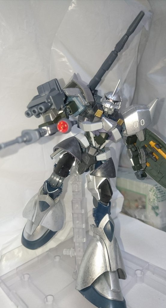 腕部三連装ミサイルランチャー