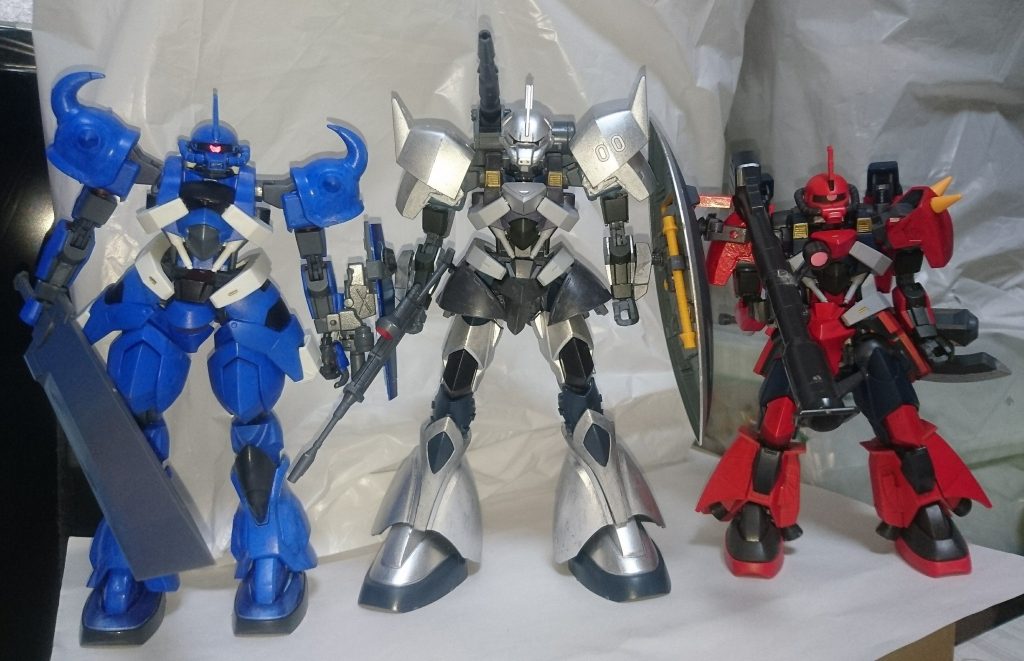 これまでのテイワズ×ジオンMSシリーズを並べてみる。今回のゲルググが一番背丈が大きいですね。