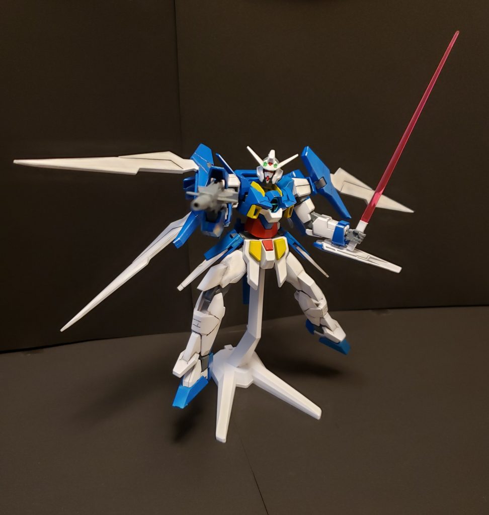 ライフルとビームサーベル持ち