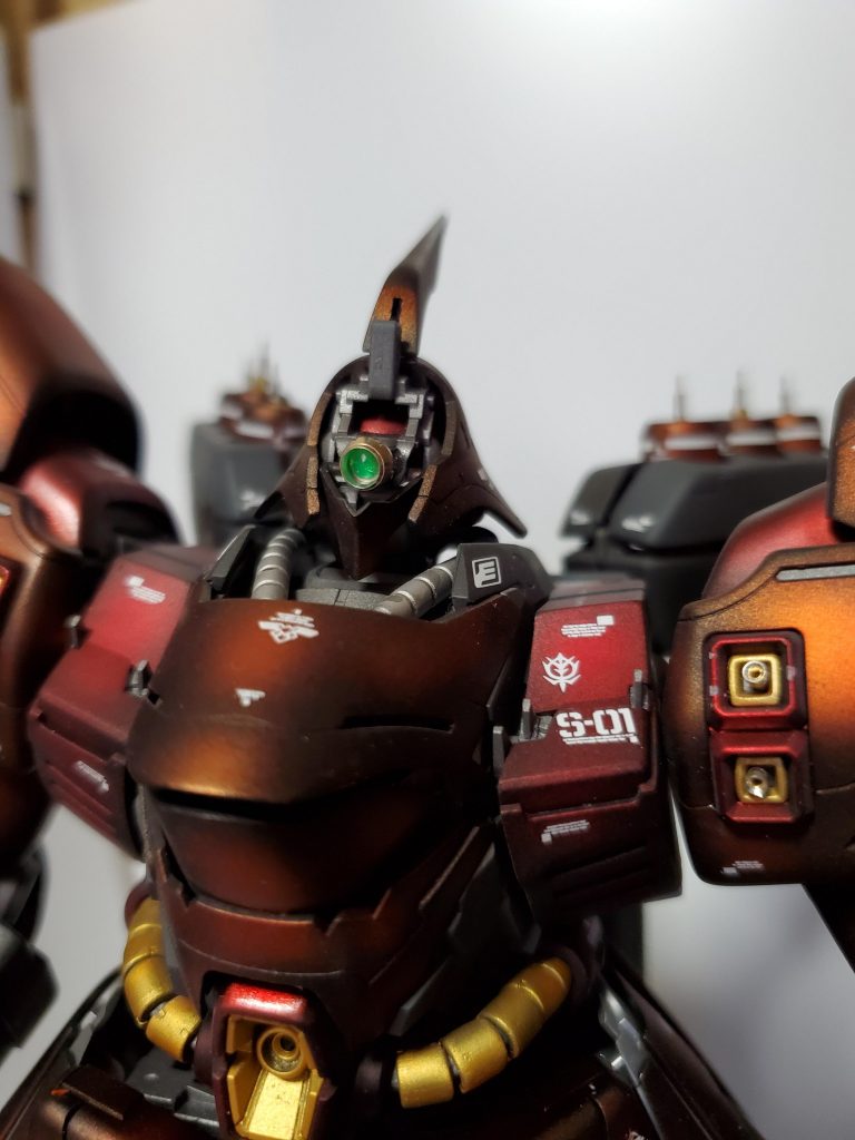 モノアイはHIQパーツ