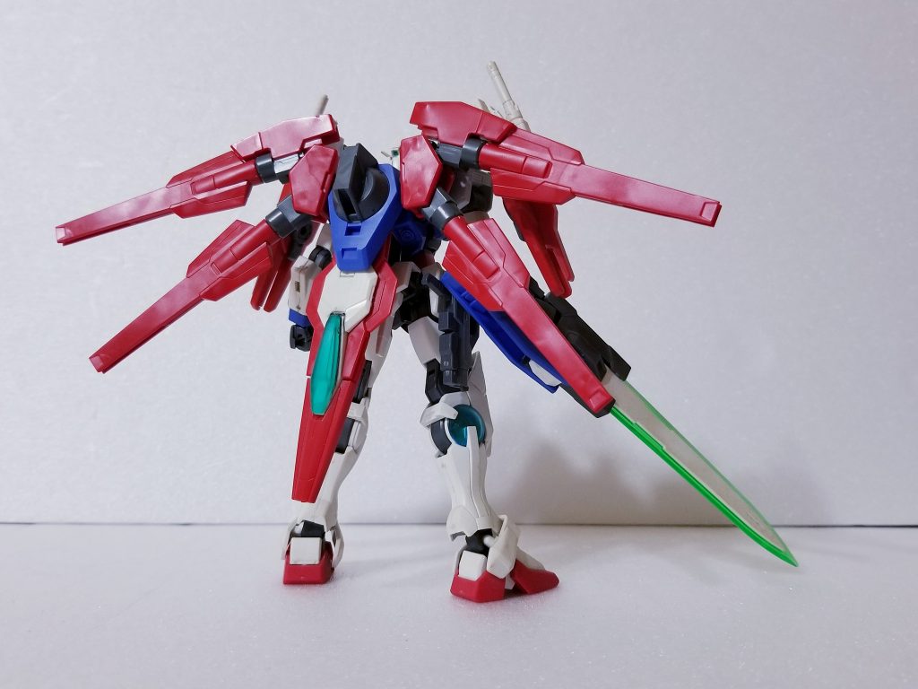 バックパックには、「0ガンダム」と関係の深い「リボーンズガンダム」のパーツを使用。