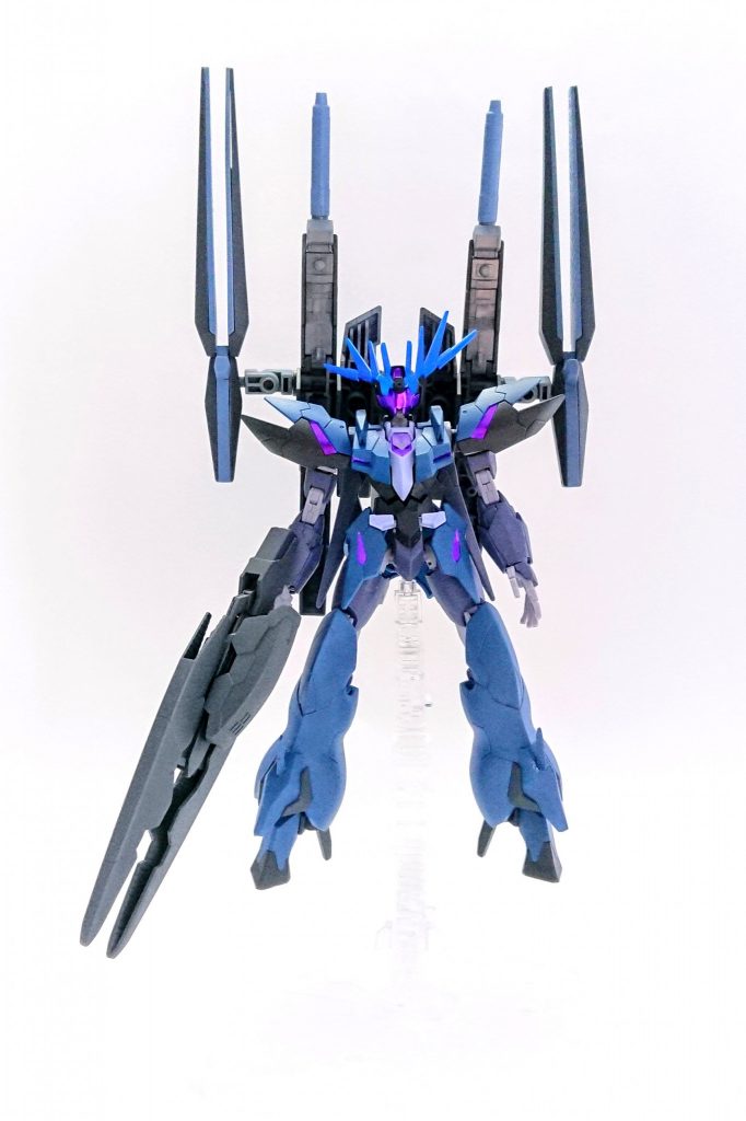 次に、ファンネル装備の形態です。機体名はフォルテ、これまた音楽用語です。強くという意味ですね。アルスノヴァは音楽の用語だったので、それにちなんだ名前になってます。コンセプトは見て分かるように火力特化です。バックパックはライトニングBWS MK-Ⅱとデルタカイのプロトフィンファンネルです。