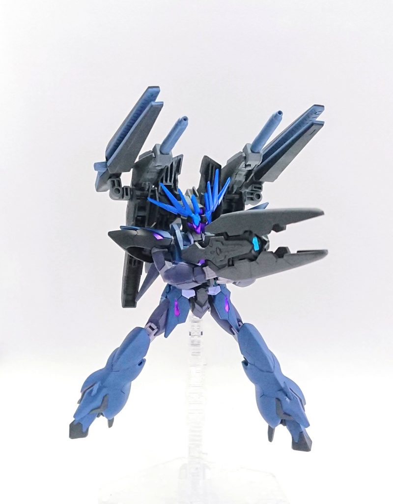 製作行程など大したものはないので、機体の説明します。ファンネルは連結した状態でも使用可能という設定。ジェネレータ直結なので威力は高めです。