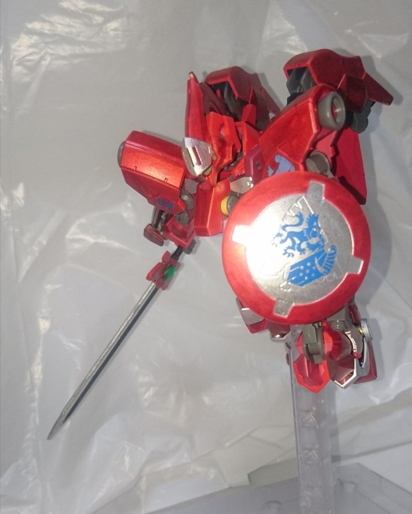 漏影のブースターを付けた事で、写真のような突撃時の機動力は非常に高まったかと思われます。勿論重力下でも機動性は抜群です。以降は武装紹介やポーズ集など。