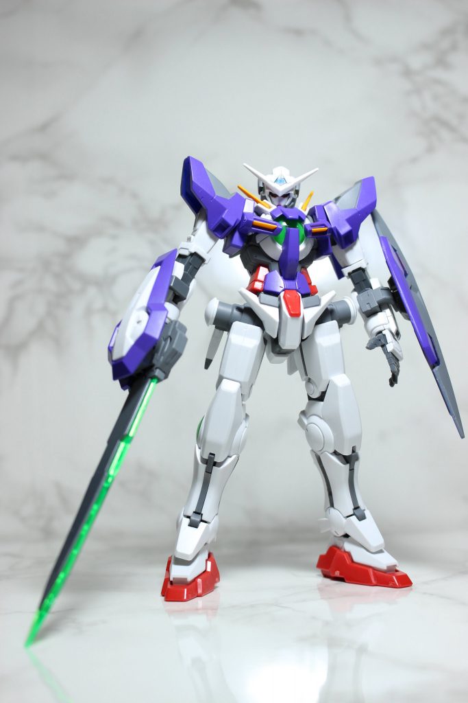 白と赤の部分以外を塗装しました。