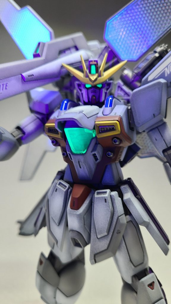 ブラックライトをより近付けてピッカーン( ・ω・)←