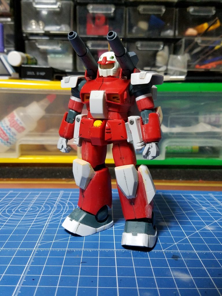 塗装前、フロントビュー。