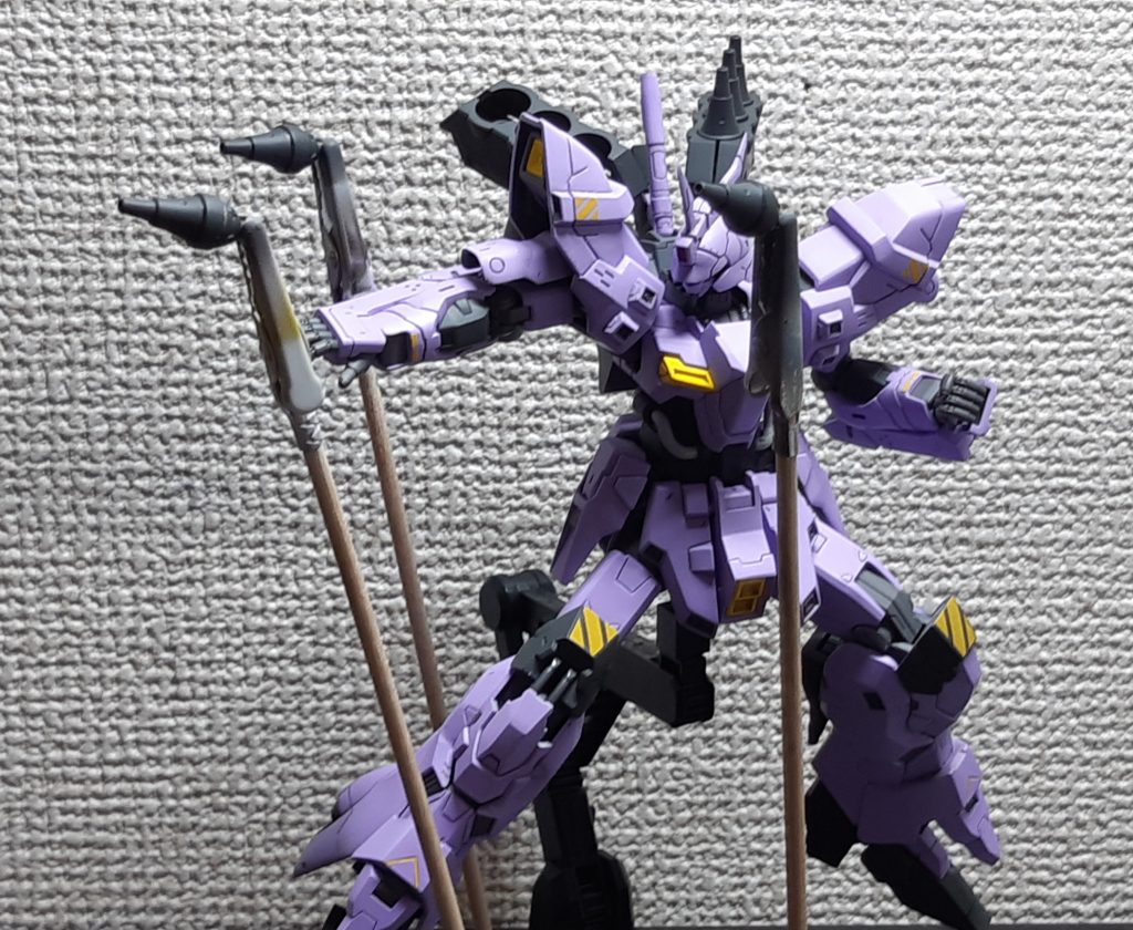 　ファンネル　　　　　　　　　　　　　　　クリップつきのが無いので、猫の手棒で