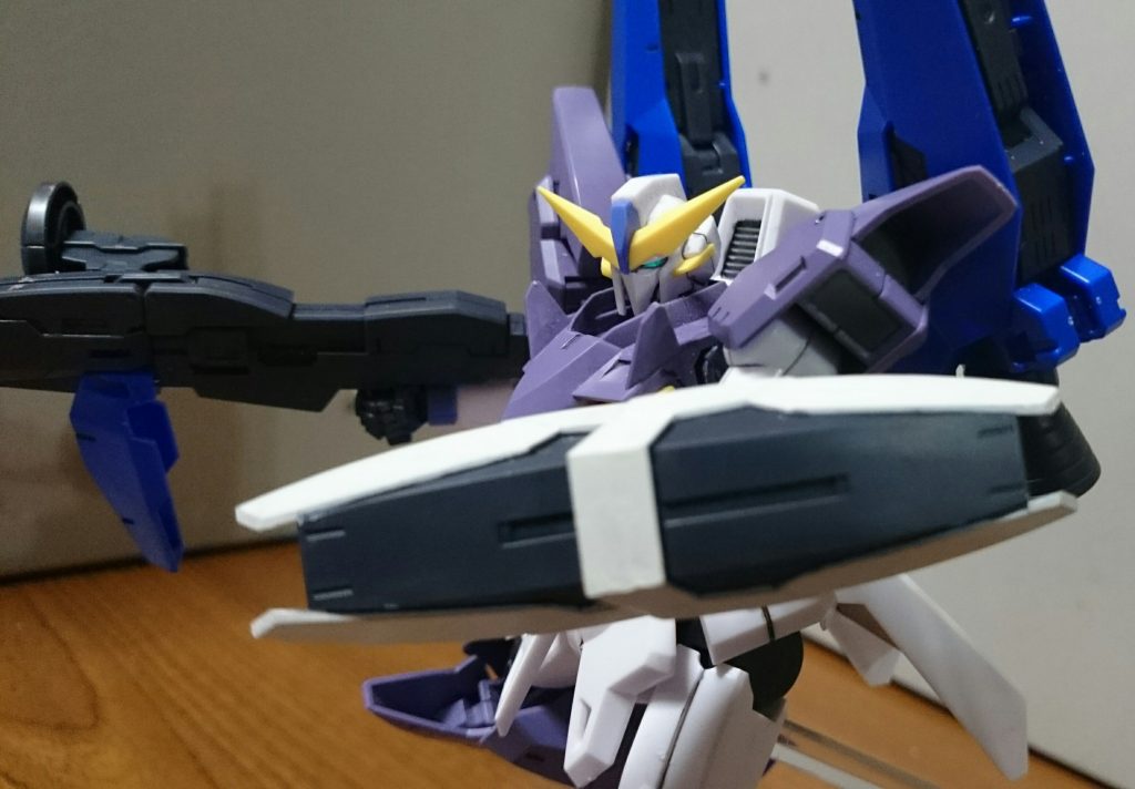 シールドは2つを連結させることもできるっス。形状がどことなくMk-II味あるっスね