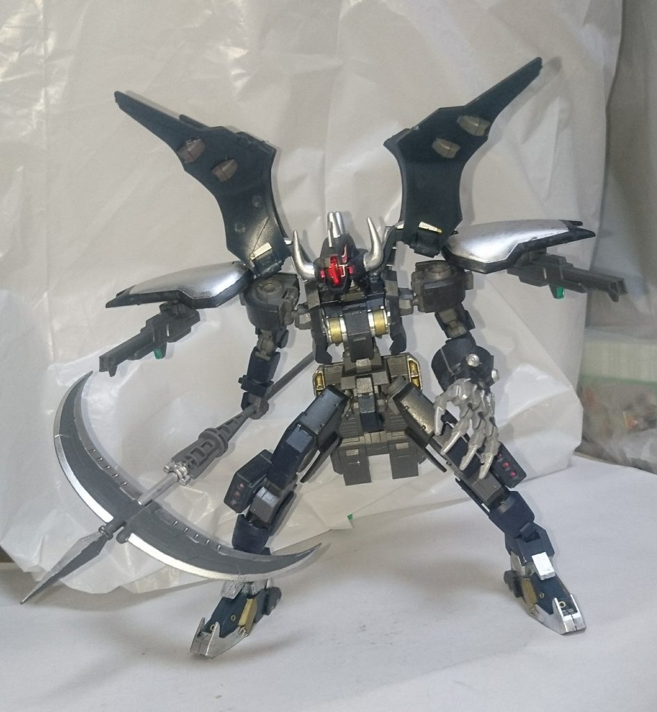 鉄血MS(バルバトス)でガンダムデスサイズヘルを作ってた作品を見て、こいつに付けたらどうなるかな?と思い、やってみましたが、想像以上の出来になったので、良かったです。