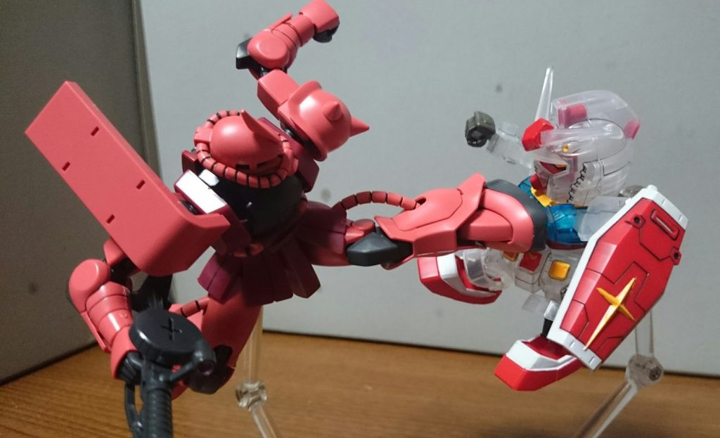 赤い彗星初戦!SDシャアザクがいないので、HGUCで代用。り、リーチの差がひどい…