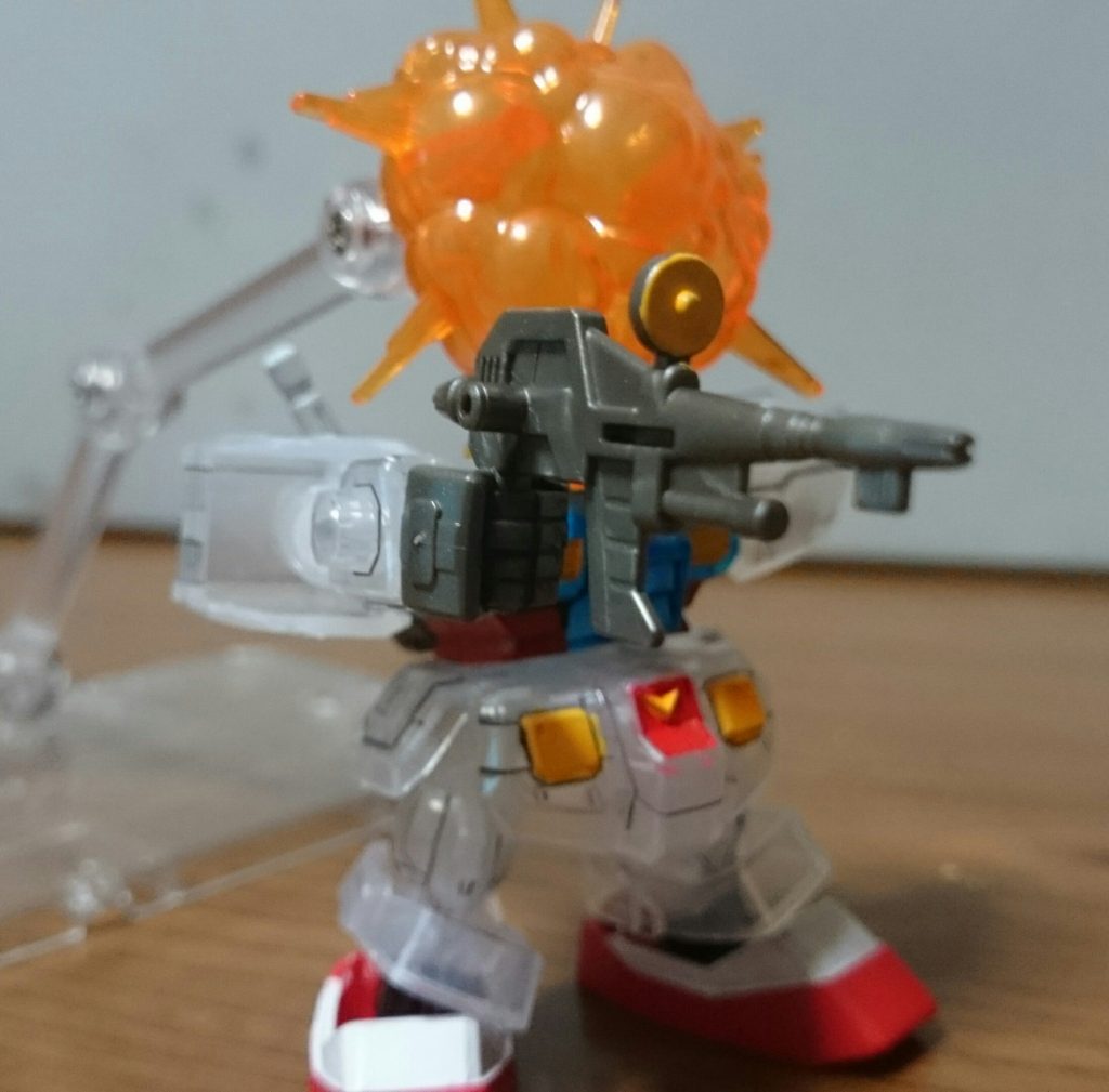 「たかがメインカメラをやられただけだ…!」