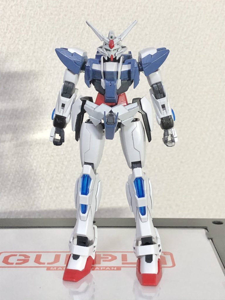 各種装備を外した素体ver. これだけでも充分カッコいいです。頭部はフェニーチェリターシナの羽耳を基部でカットしただけです。シアクアンタのパーツなんて腕とフロントアーマーの下地くらいしか残ってないw 