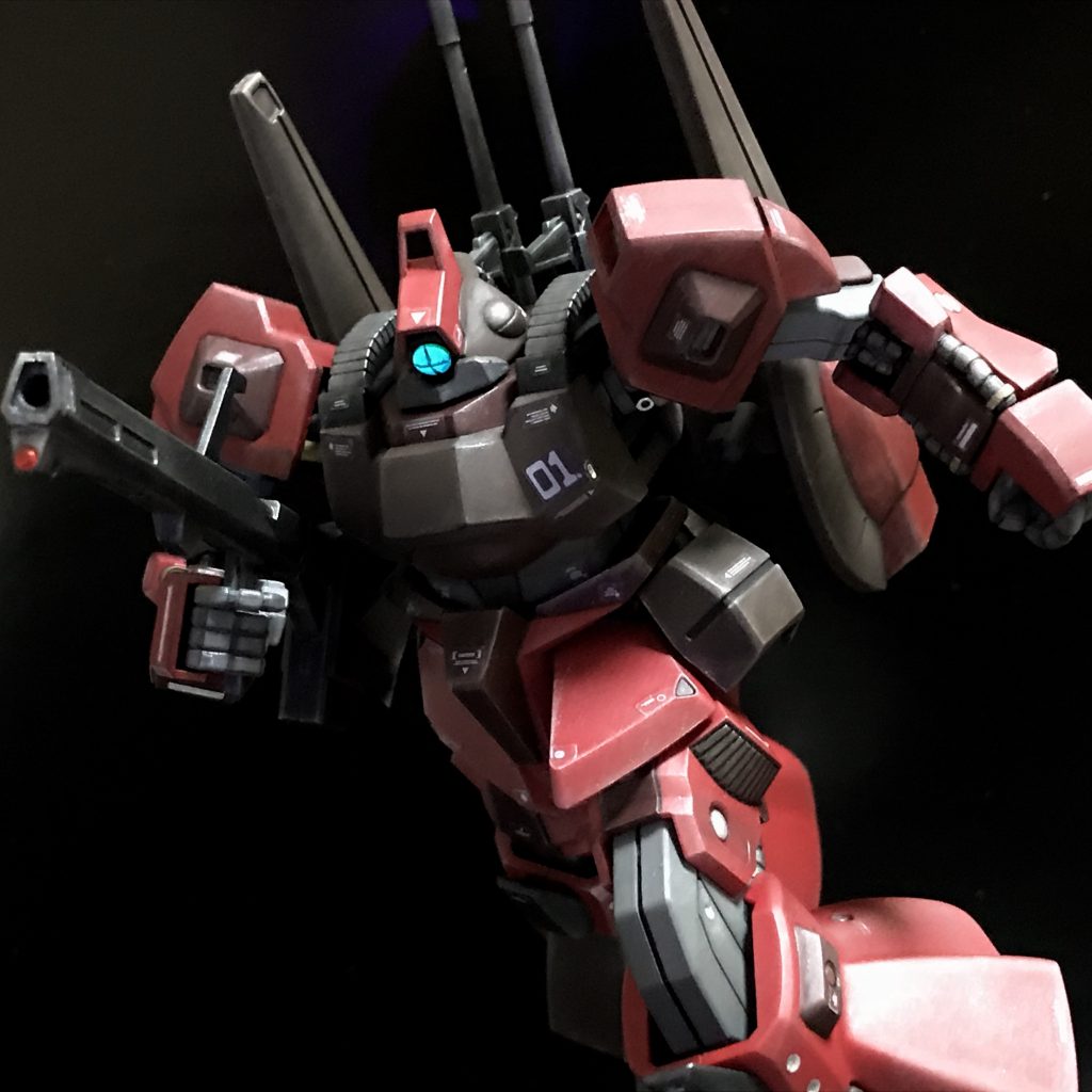 ゼータはあまり熱中していなかったので、ポージングはテキトーです。