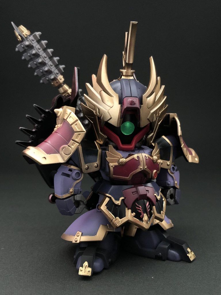 〈塗装レシピ〉・下地…黒サフ、シルバーサフ、EXブラック・紫…MSパープル(クレオス)+ダークパープル(ガイアカラー)・黒…EXブラック(ガイアカラー)・ゴールド…GXレッドゴールド(クレオス)・赤1…MSシャアレッド(クレオス)・赤2…GXメタリックレッド(クレオス)・武器他…焼鉄色(クレオス)