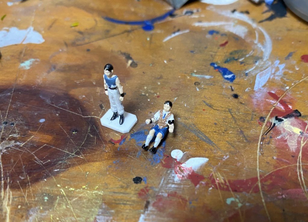 ちゃんと五飛塗ってます。