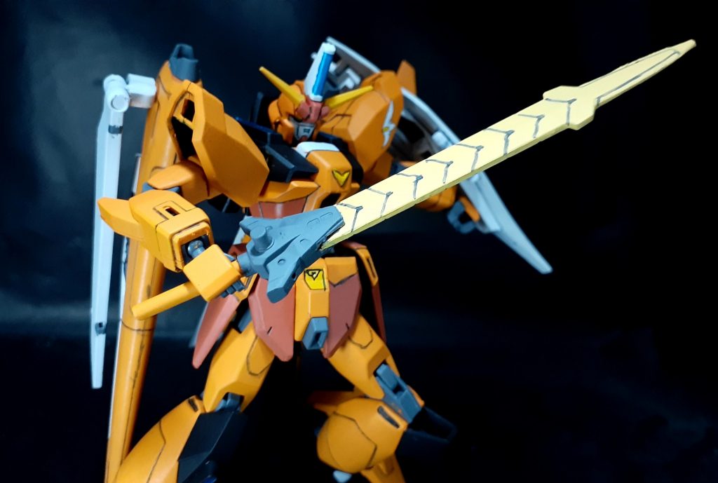 追加武装の蛇腹剣クラウソラス収納状態はMSGのビーストマスターソード+レギンレイズジュリアの剣で作成グリップはビームサーベルの持ち手を使用